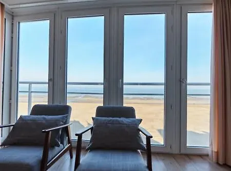 Lecomte - The Shoreline Collection 6 Apartment *