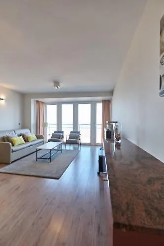 Lecomte - The Shoreline Collection 6 Apartment *